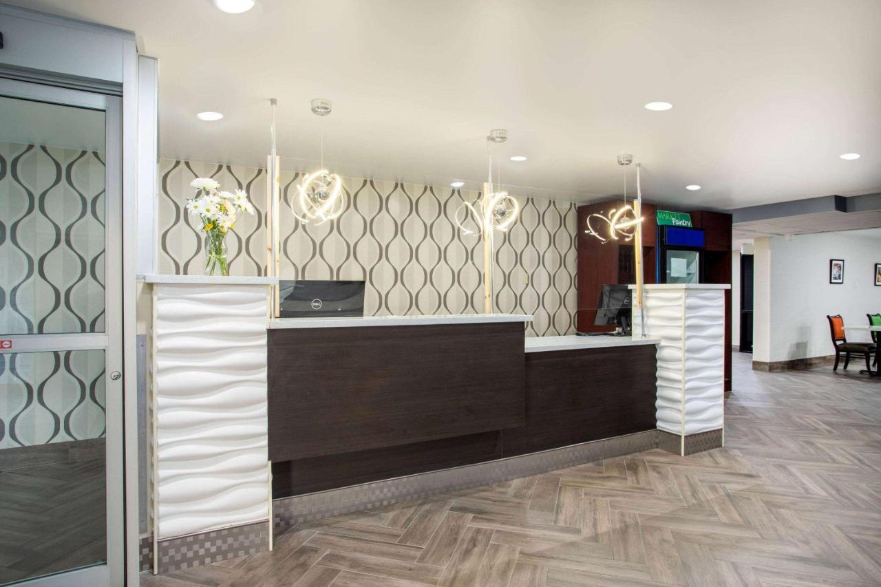 Wingate By Wyndham Bloomington Hotel Kültér fotó